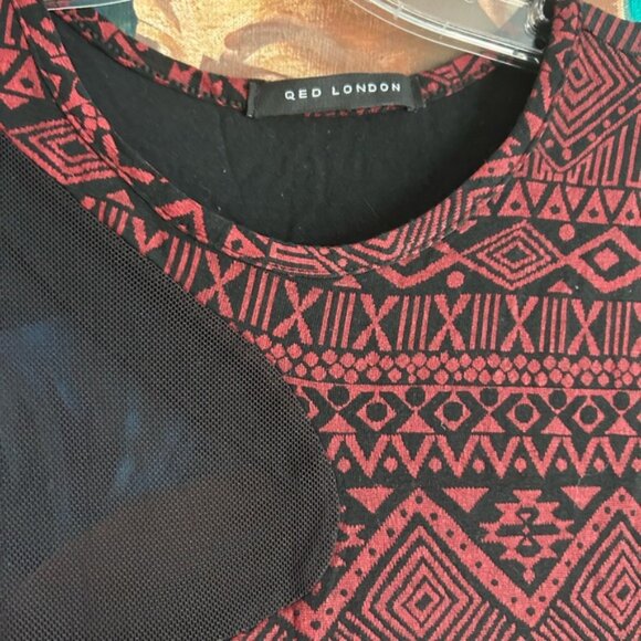 QED London Maroon and Black Geometric Short Sleeve Bodycon Dress Large - Picture 5 of 16